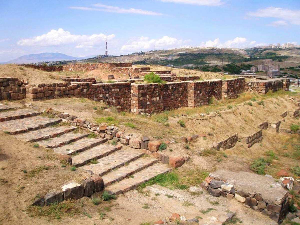 Город-крепость Эребуни: древняя история Еревана